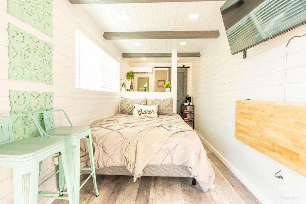 The Container Retreat @ 290 Wine Trail #10 Welcome Friends! Hye Luaran gambar