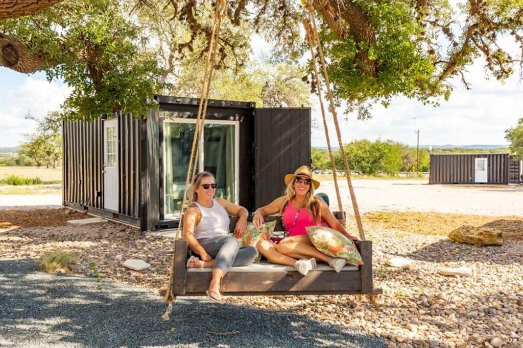 The Container Retreat @ 290 Wine Trail #10 Welcome Friends! Hye Luaran gambar