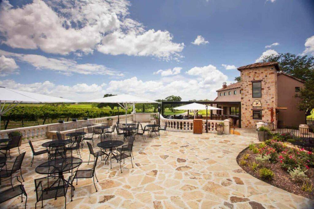 The Container Retreat @ 290 Wine Trail #10 Welcome Friends! Hye Luaran gambar